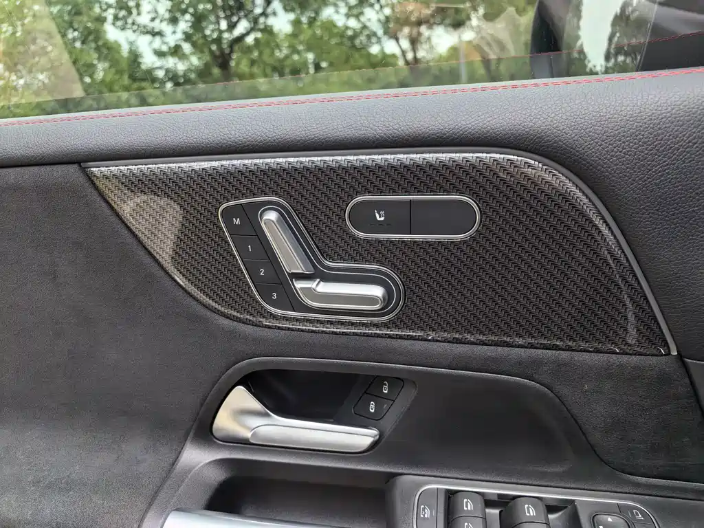 Mercedes-Benz GLB AMG — миниатюра 15