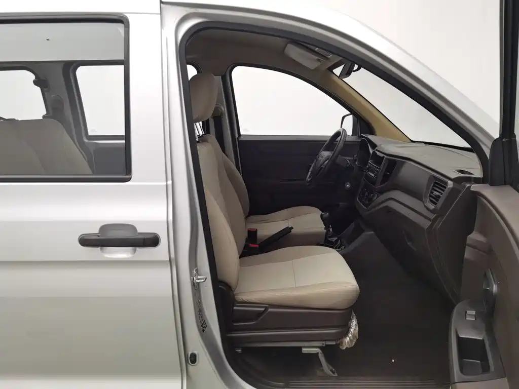 Wuling Hongguang V — миниатюра 23