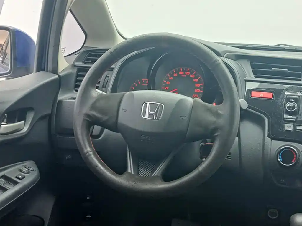 Honda Fit — миниатюра 9