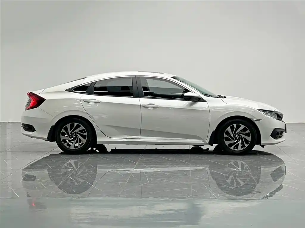 Honda Civic 2016 220TURBO CVT Luxury