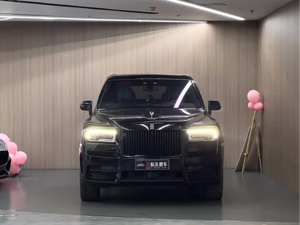Rolls-Royce Cullinan 2024 мест