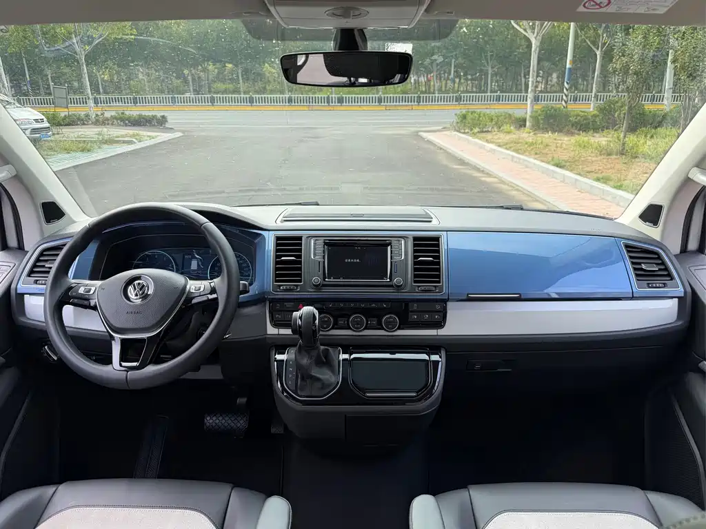 Volkswagen Multivan — миниатюра 9