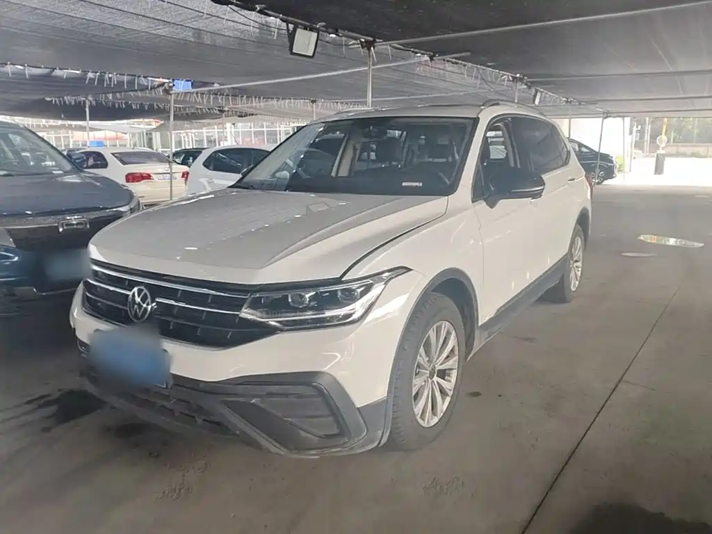 Volkswagen Tiguan L — миниатюра 2