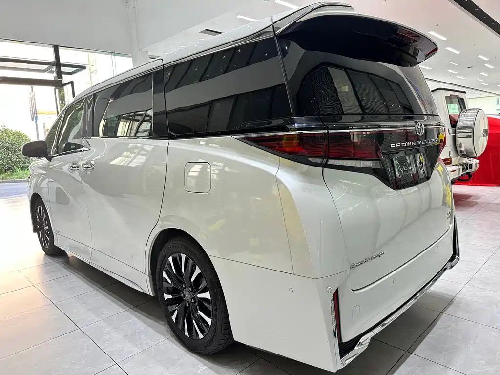 Toyota Vellfire — миниатюра 16