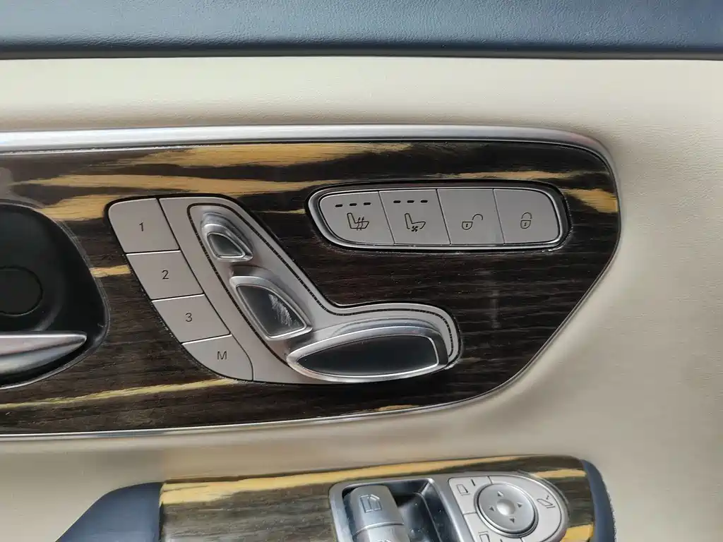 Mercedes-Benz V-Class — миниатюра 15