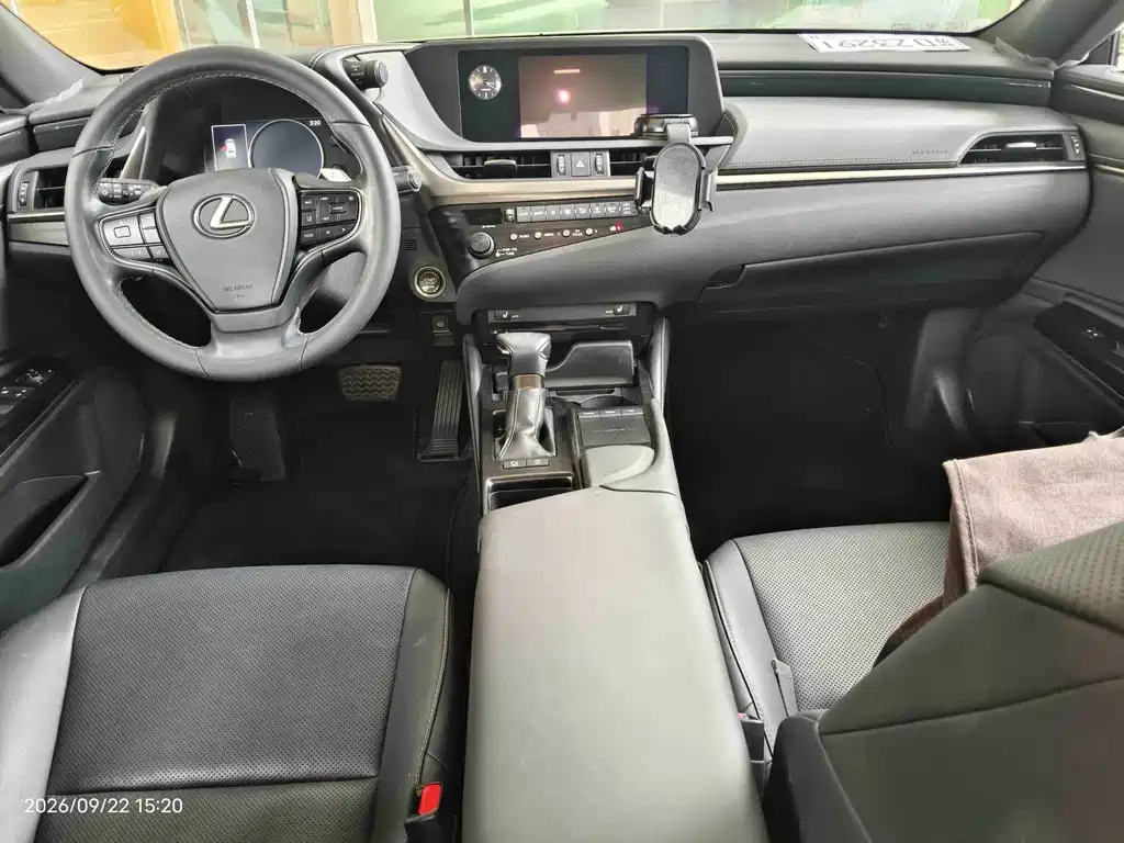 Lexus ES — миниатюра 3