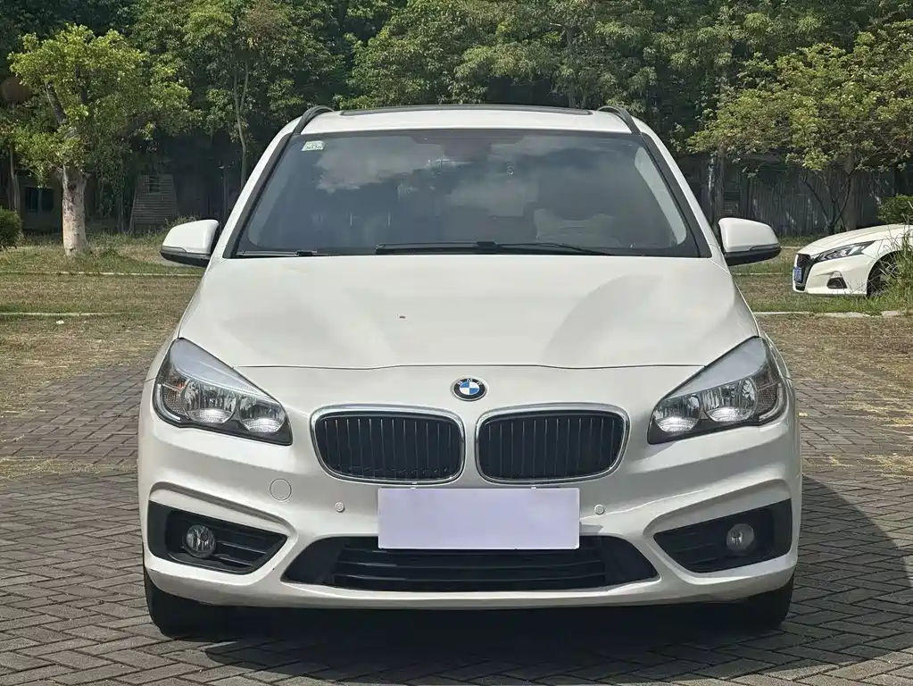 BMW 2 Series Active Tourer — миниатюра 2