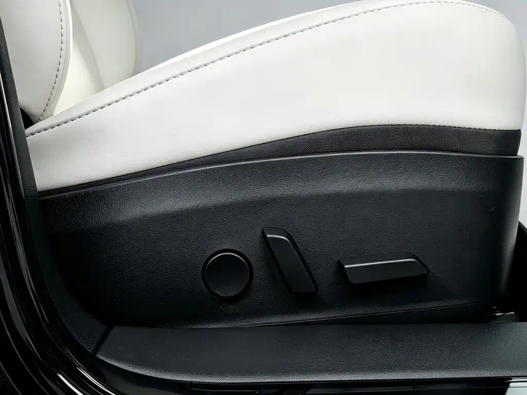 Tesla Model 3 — миниатюра 12