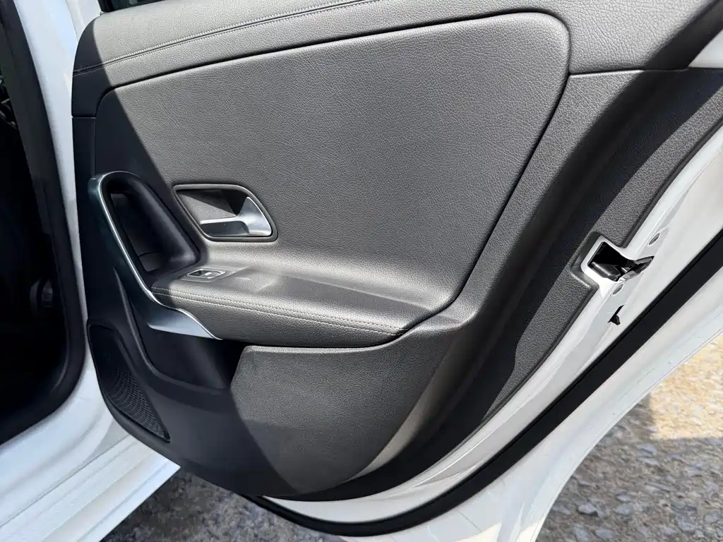 Mercedes-Benz A-Class — миниатюра 15