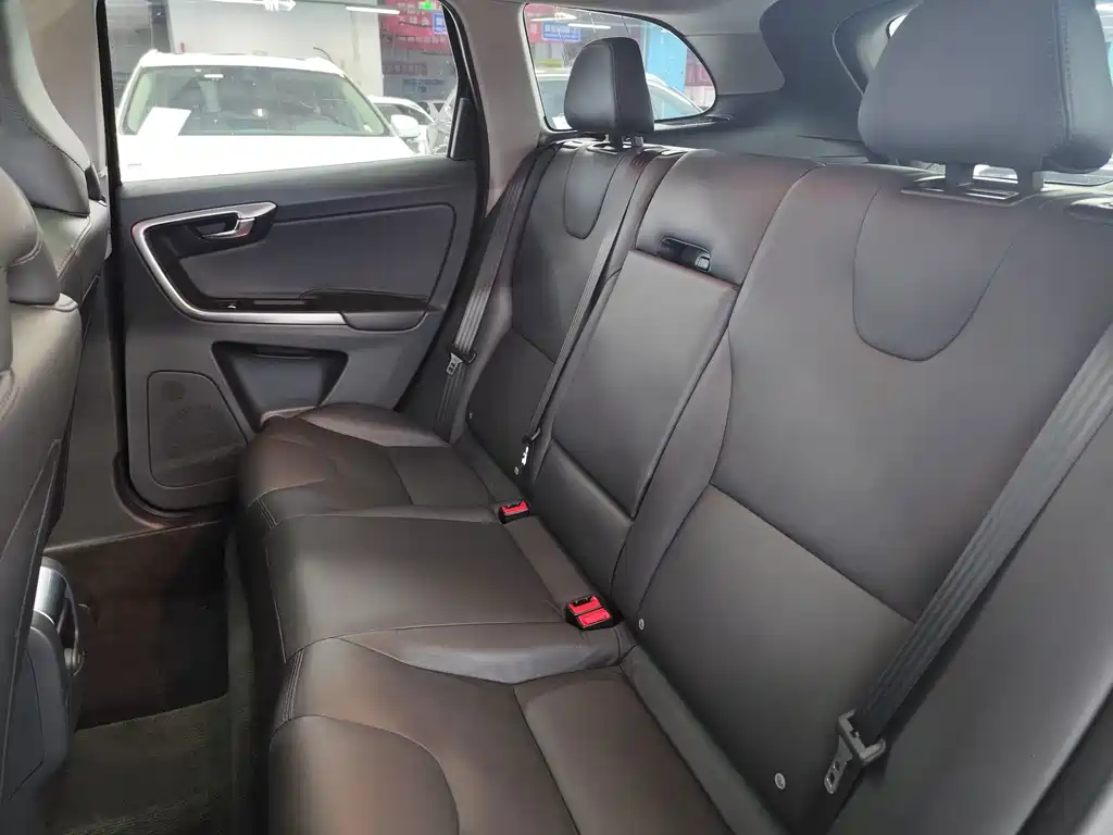 Volvo XC60 — миниатюра 7
