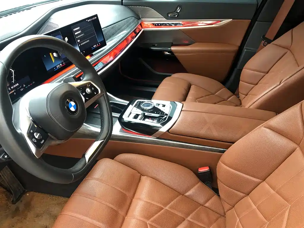 BMW 7 Series — миниатюра 8