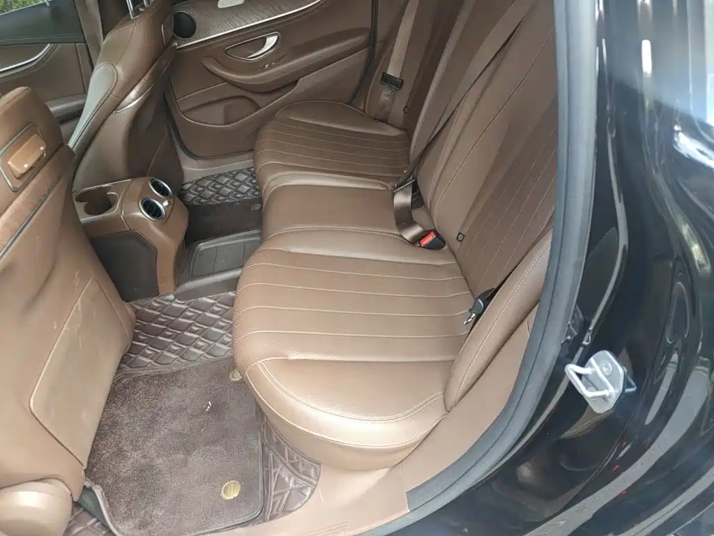 Mercedes-Benz E-Class — миниатюра 15