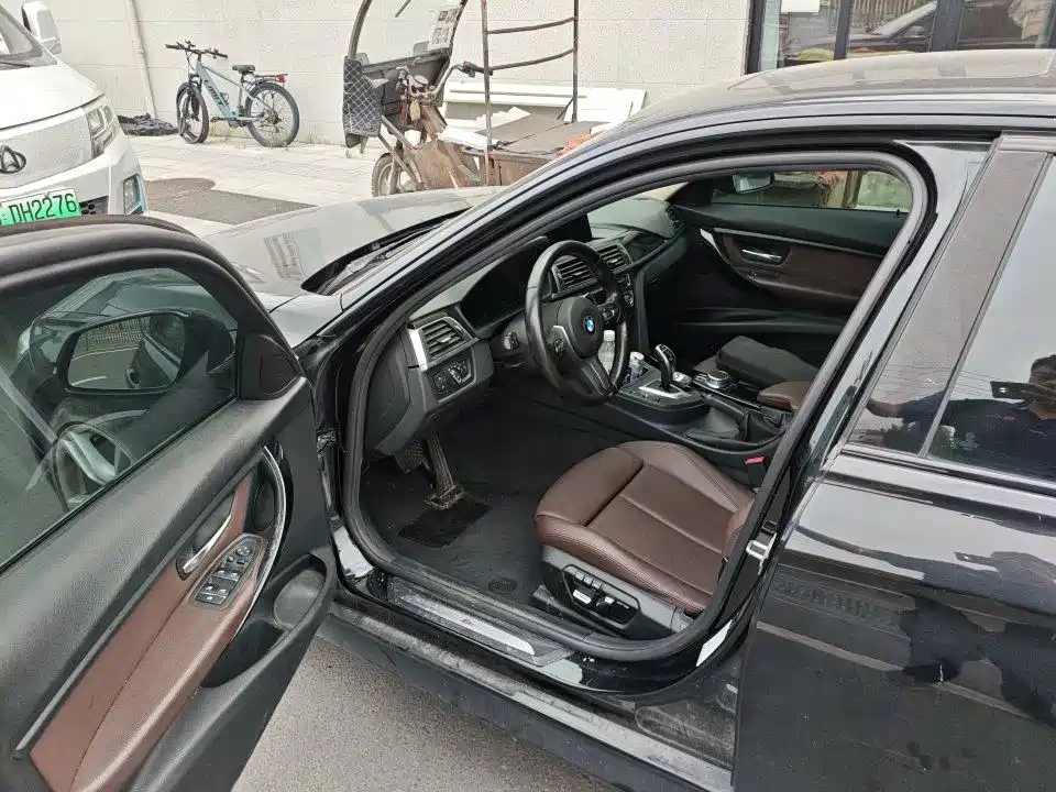BMW 3 Series — миниатюра 3