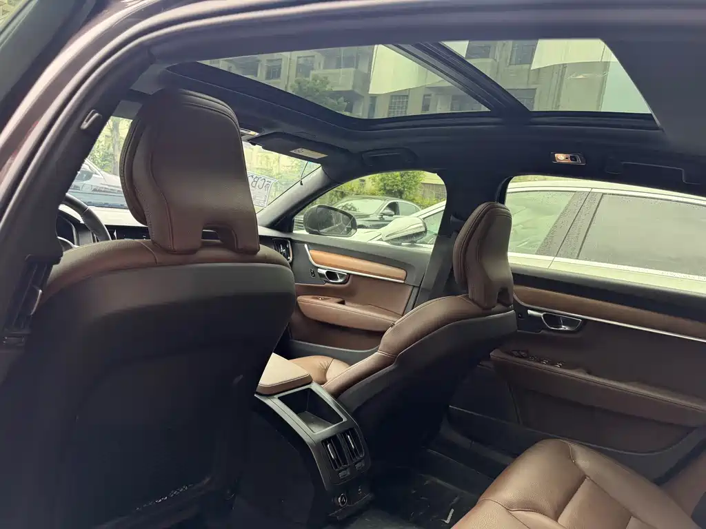 Volvo S90 — миниатюра 7