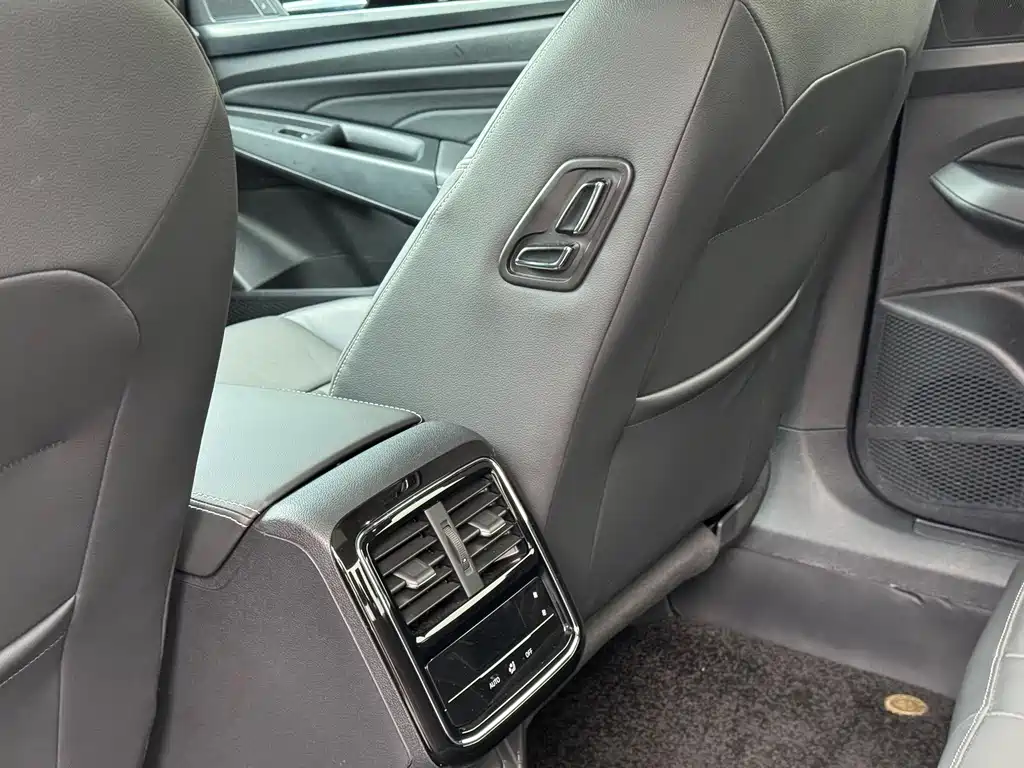 Volkswagen Passat — миниатюра 8