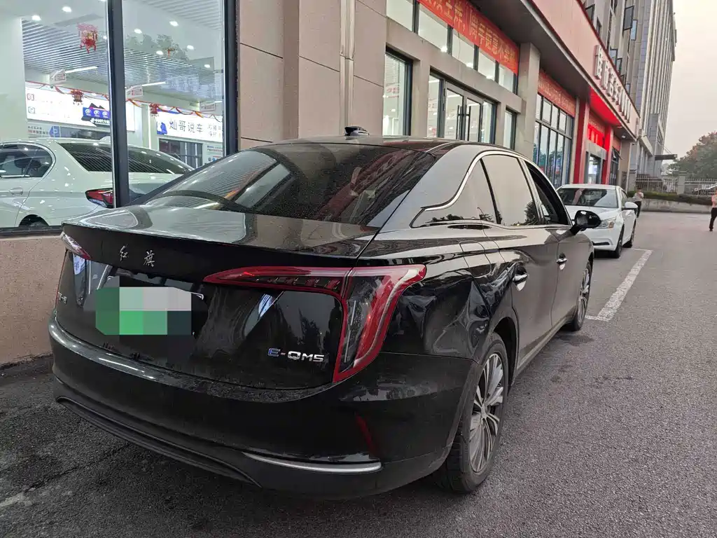 Hongqi Hongqi E-QM5 — миниатюра 3