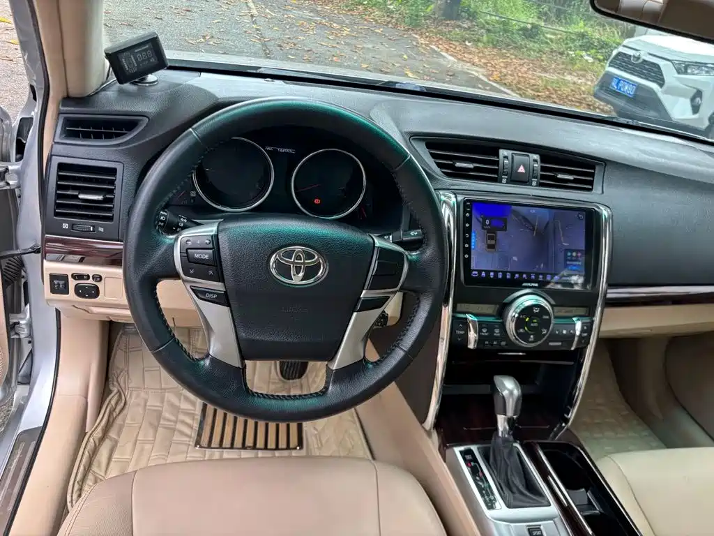 Toyota Reiz — миниатюра 8