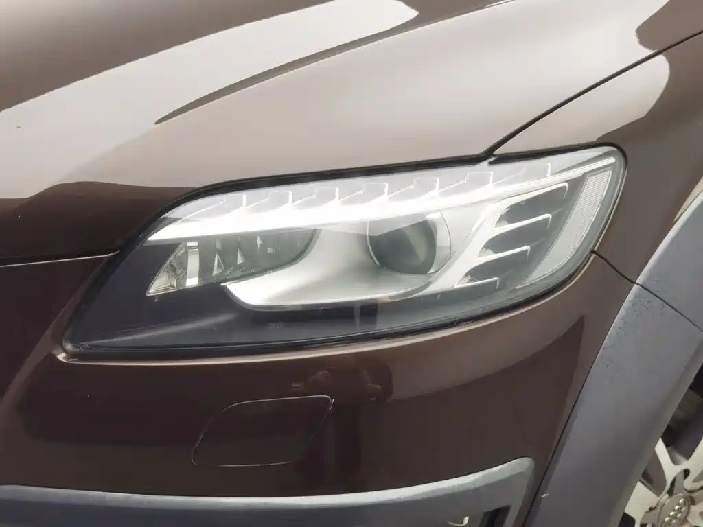 Audi Q7 — миниатюра 7