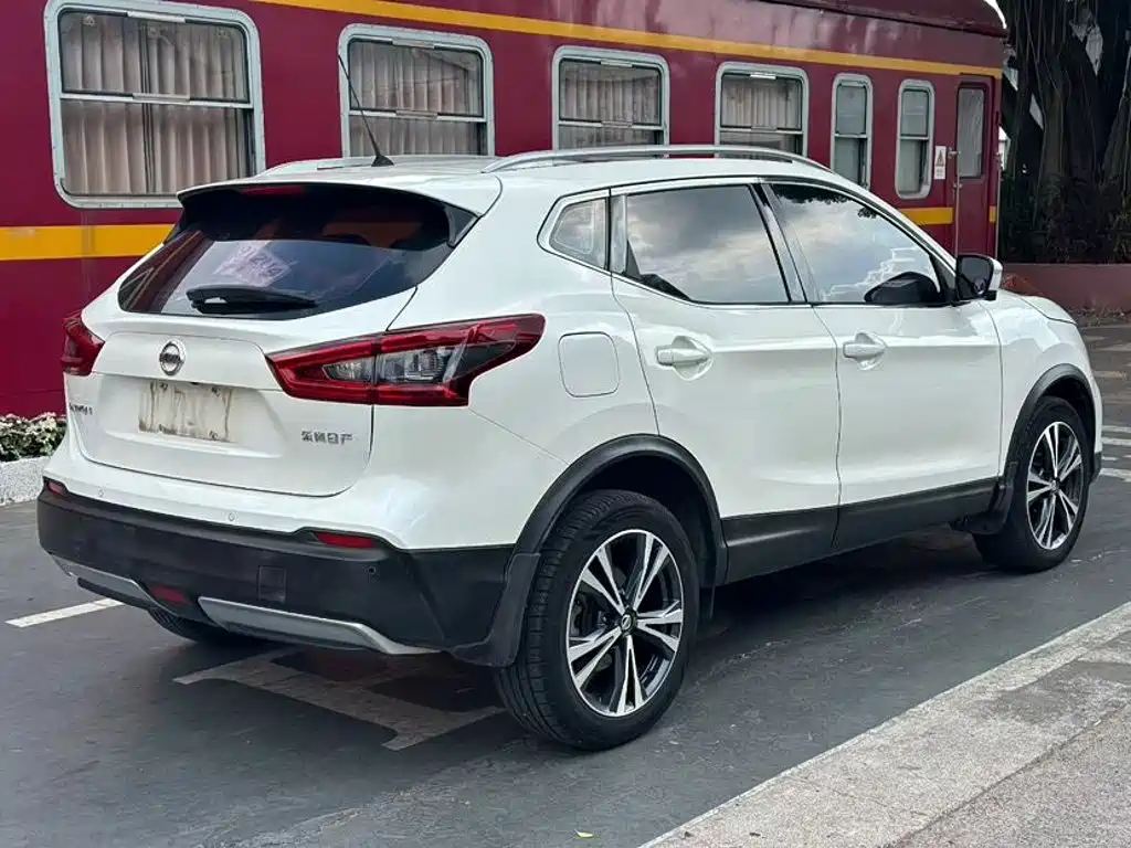 Nissan Qashqai — миниатюра 9