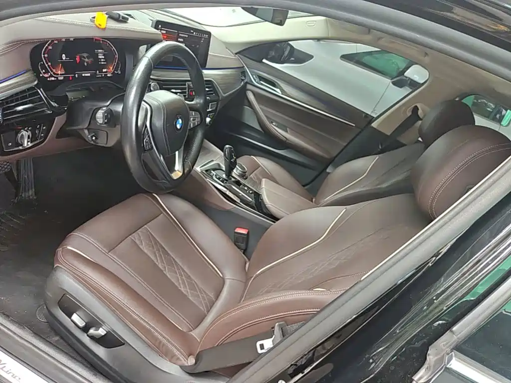 BMW 5 Series — миниатюра 15