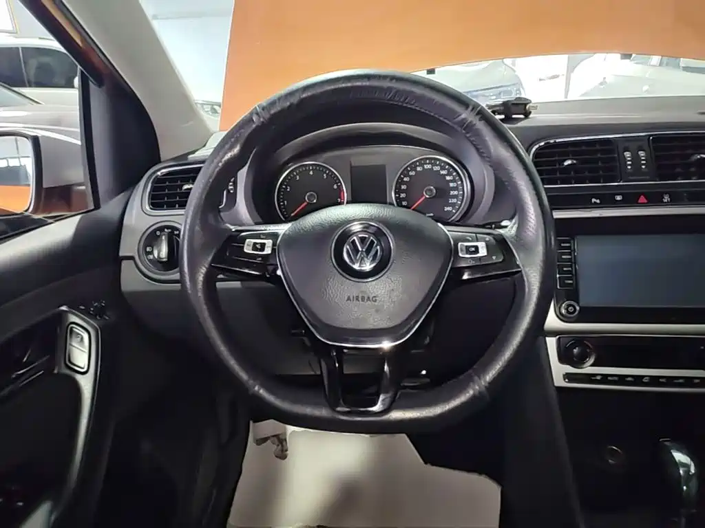 Volkswagen Polo — миниатюра 11