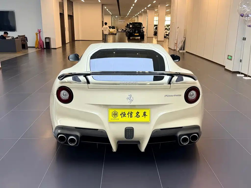 Ferrari F12berlinetta — миниатюра 6
