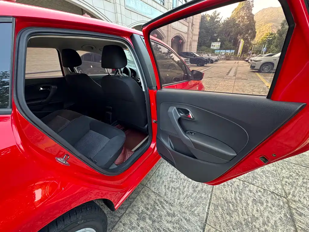 Volkswagen Polo — миниатюра 13