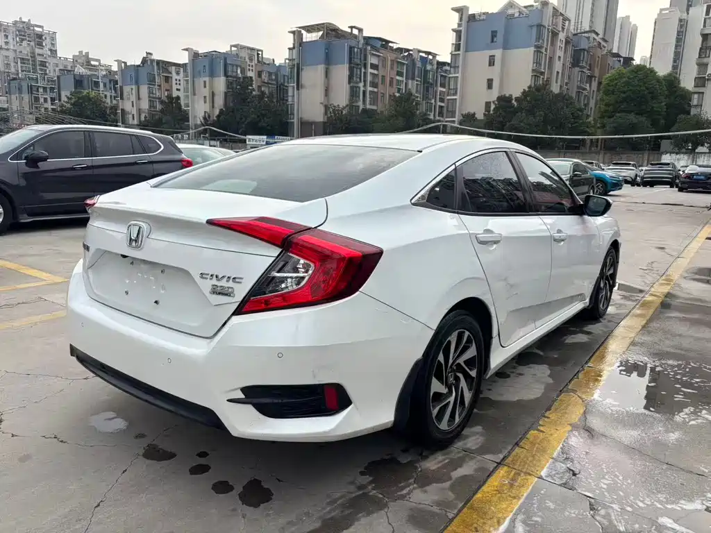 Honda Civic — миниатюра 9