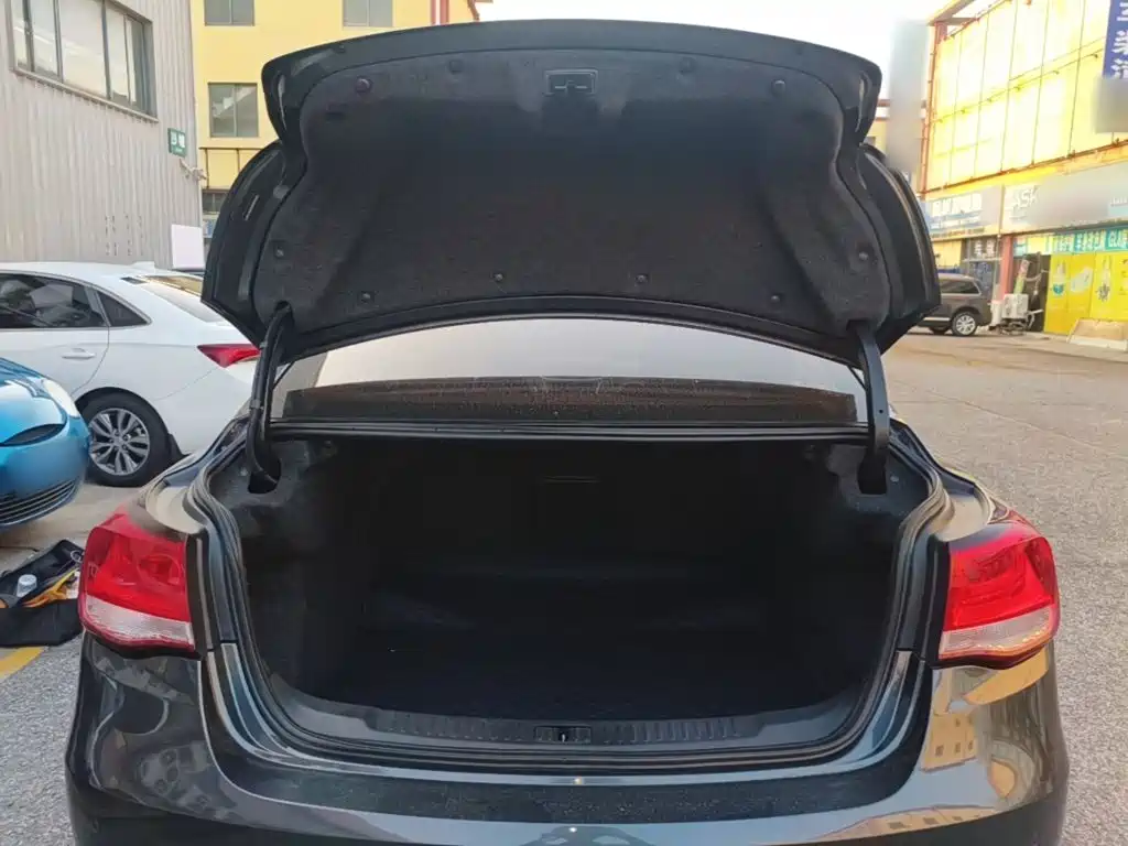 Chevrolet Malibu — миниатюра 19