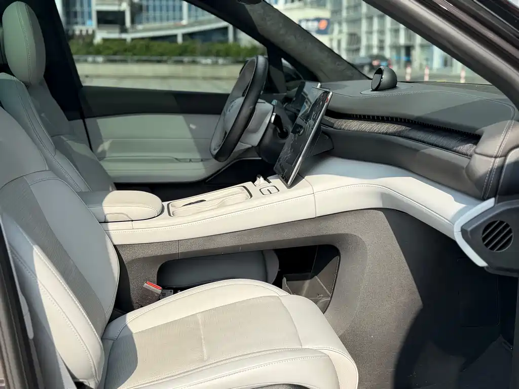 NIO ES6 — миниатюра 4