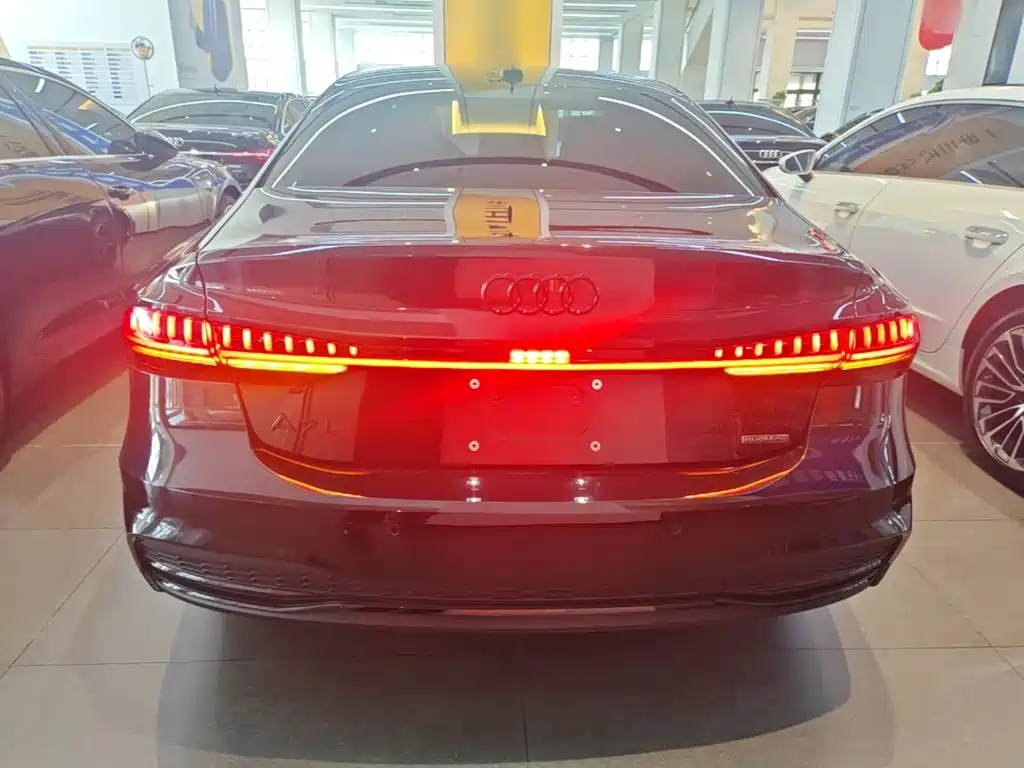 Audi A7L — миниатюра 6