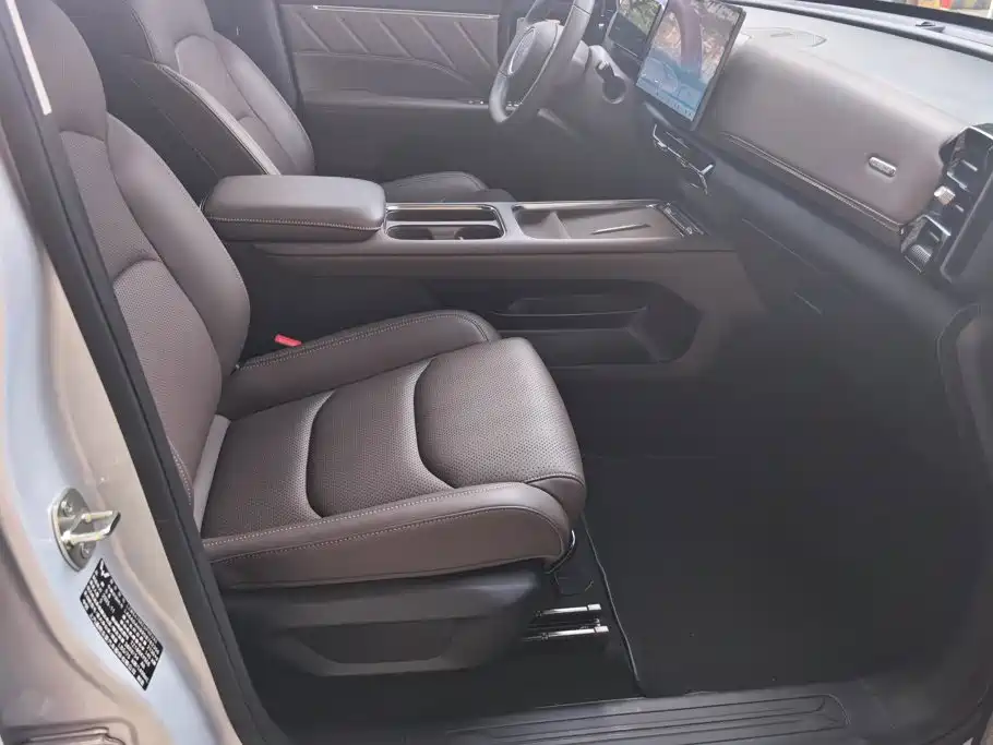 Wuling Xingguang 560 New Energy — миниатюра 8