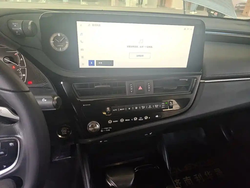 Lexus ES — миниатюра 13