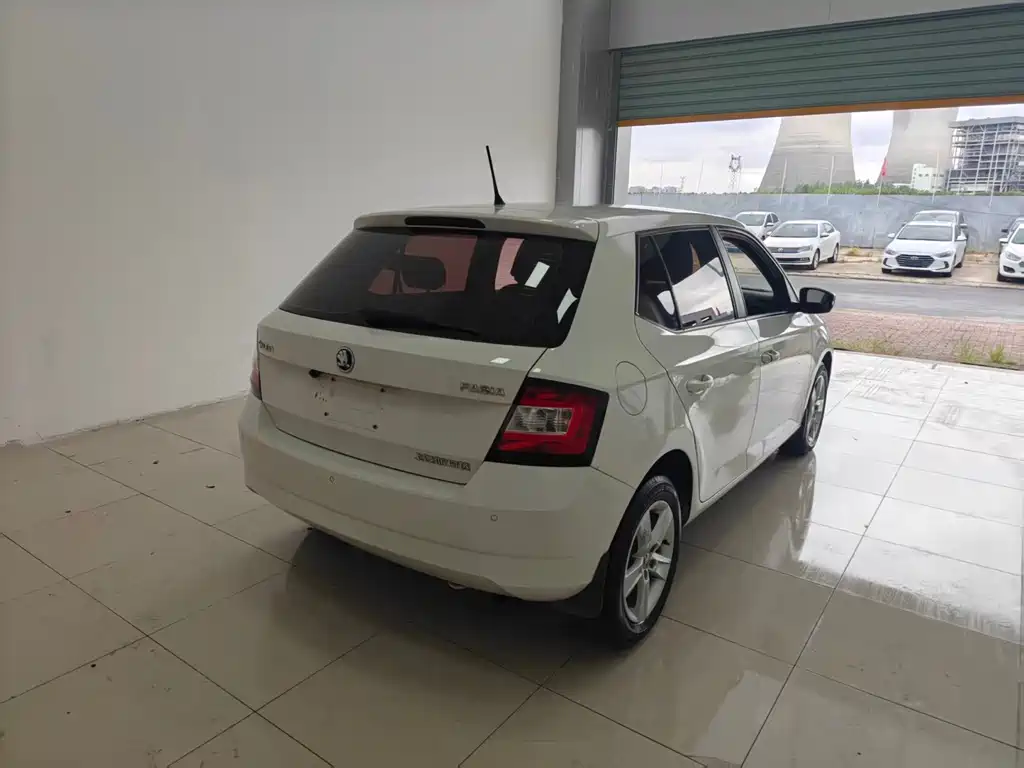 Skoda Fabia — миниатюра 16