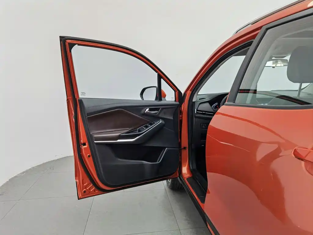 Changan CS15 — миниатюра 8