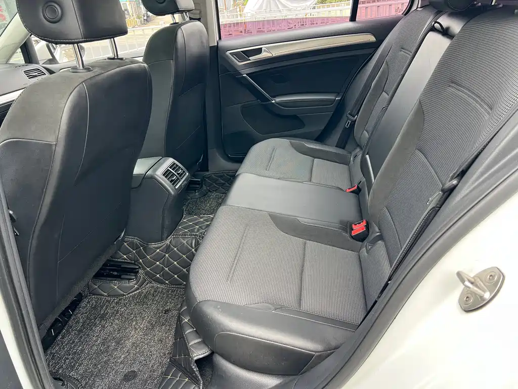 Volkswagen Golf 2018 230TSI AT Comfort