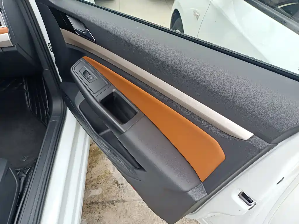 Volkswagen Bora — миниатюра 9