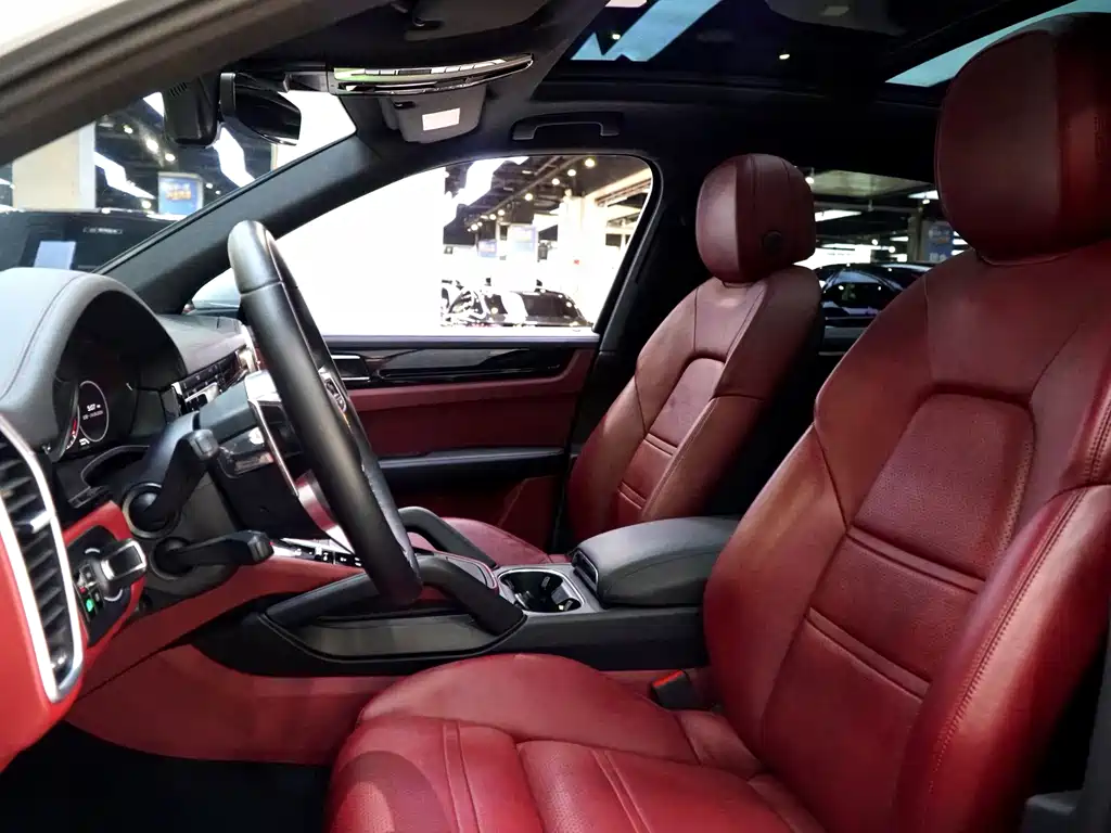 Porsche Cayenne — миниатюра 5