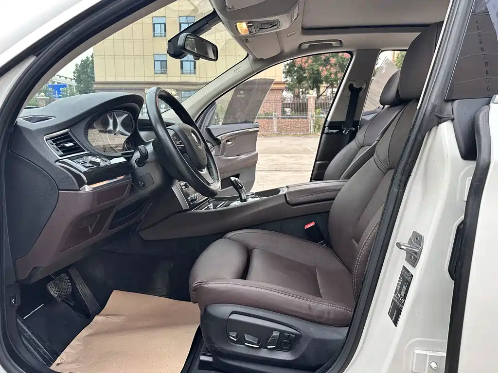 BMW 5 Series GT — миниатюра 4