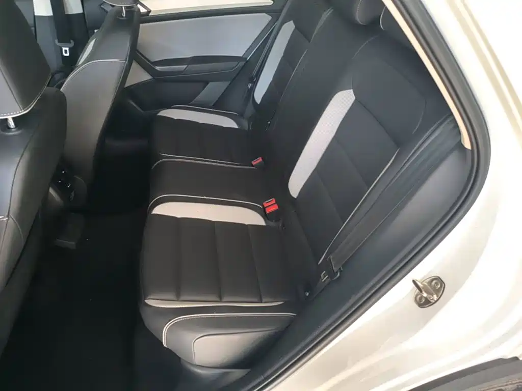 Volkswagen T-Roc — миниатюра 17