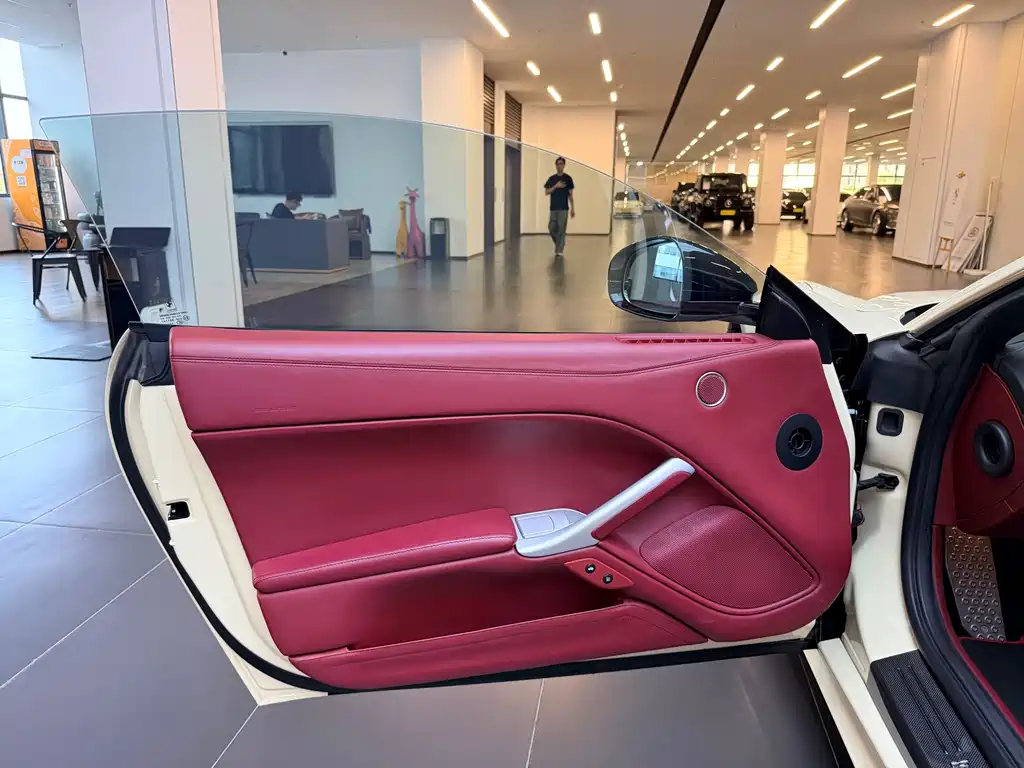 Ferrari F12berlinetta — миниатюра 10