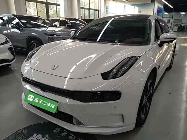 2022 Zeekr 001