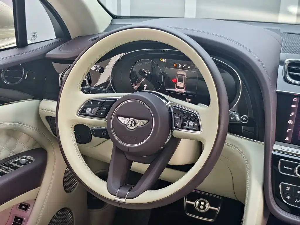 Bentley Bentayga — миниатюра 11