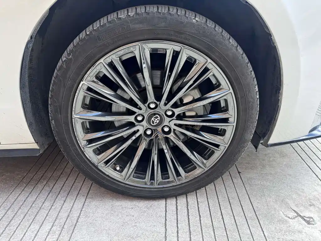 Toyota Sienna — миниатюра 8