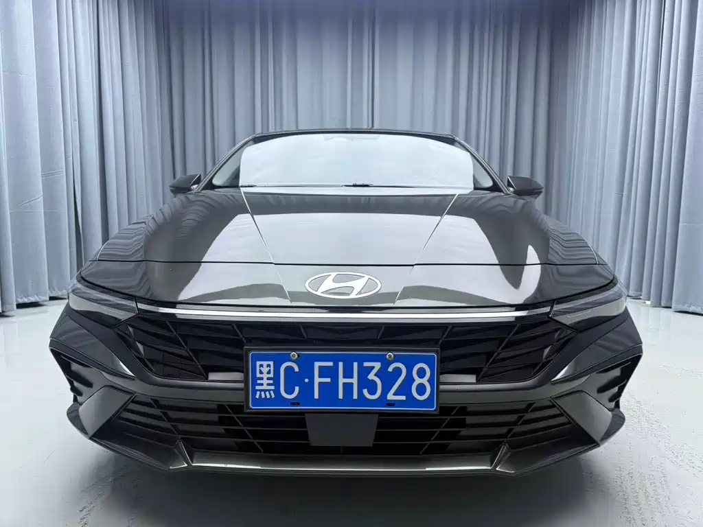 Hyundai Elantra 2023 1.5L CVT LUX Luxury
