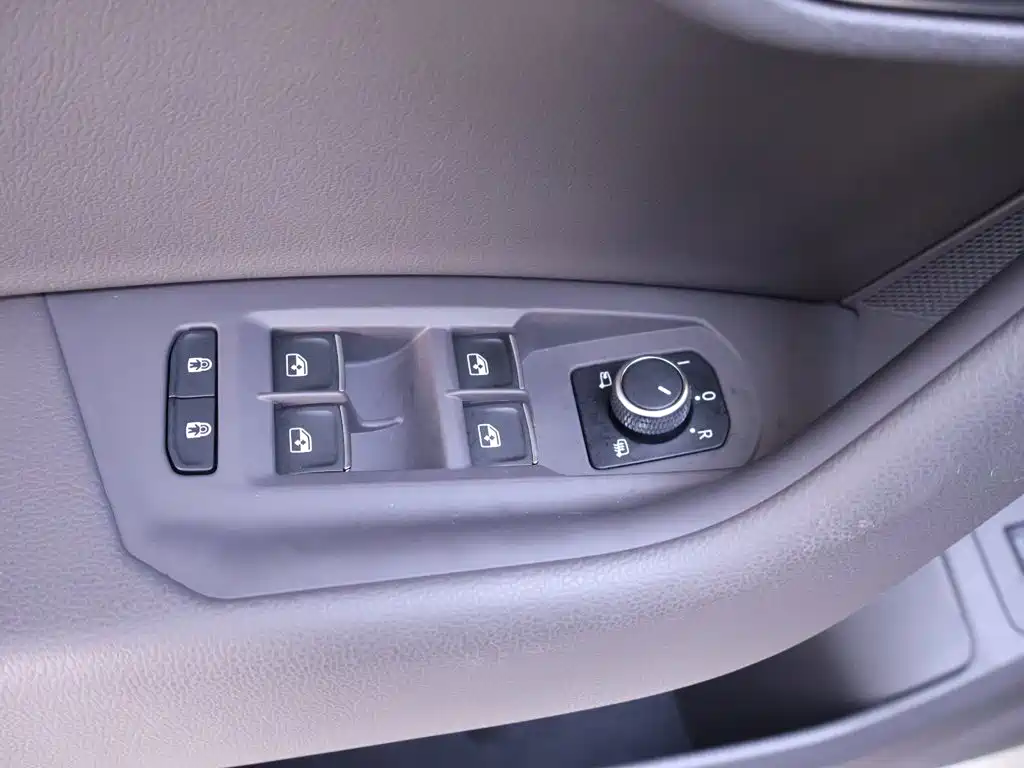Volkswagen Touareg — миниатюра 16