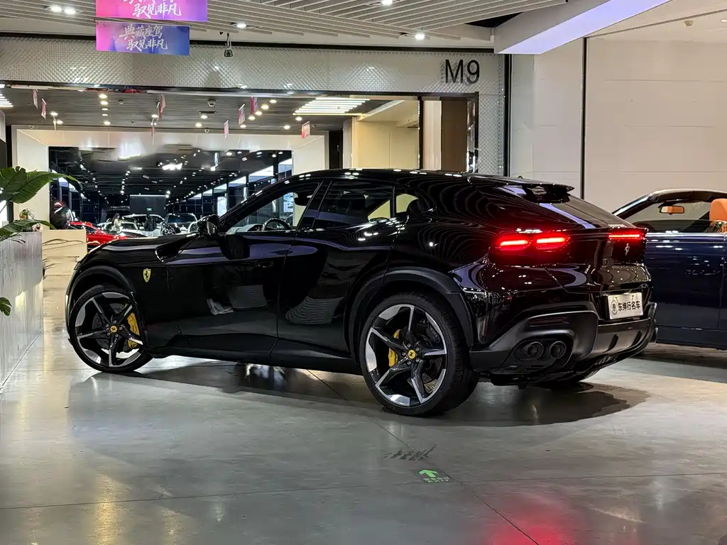 Ferrari Purosangue 2023 6.5L V12