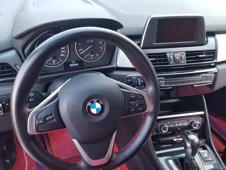 BMW 2 Series Active Tourer — миниатюра 10