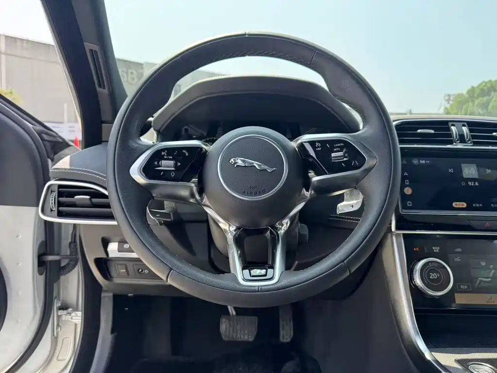 Jaguar XEL — миниатюра 34