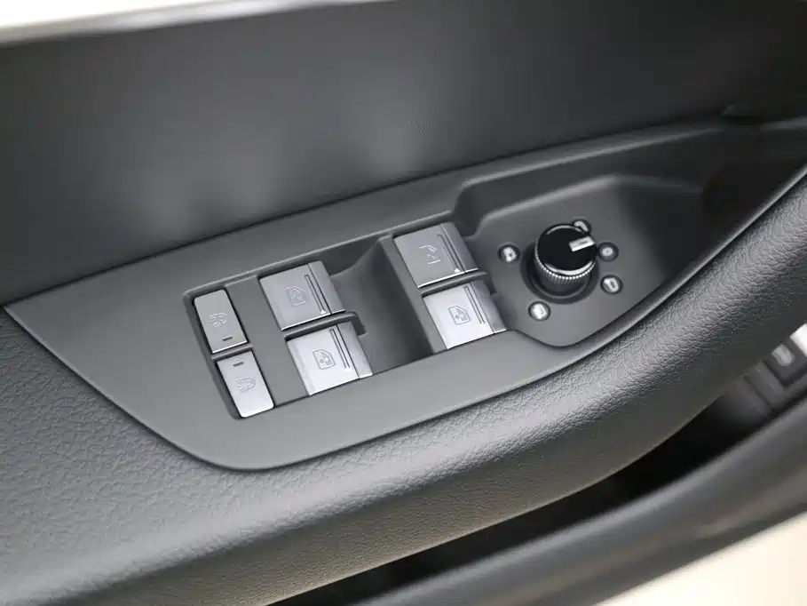 Audi A6L — миниатюра 11